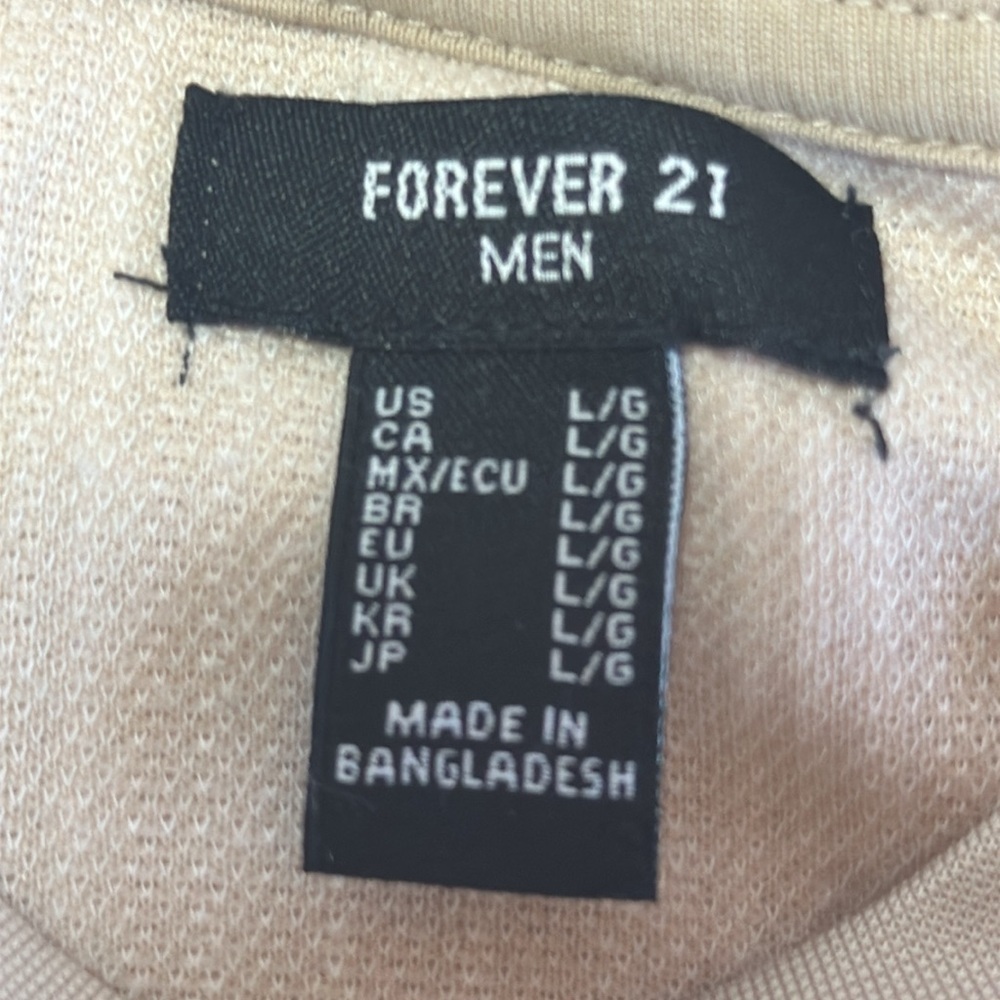 ⭐️ Forever 21 - Beige Striped Mens Tee Size large - Picture 3 of 5